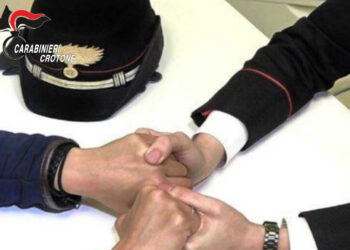 Firenze, violenza sessuale e stalking su minore: arrestato 52enne dai Carabinieri di Crotone