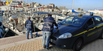 Guardia di Finanza di Crotone: controlli sulla nautica da diporto, maxi sanzioni per omessa dichiarazione fiscale