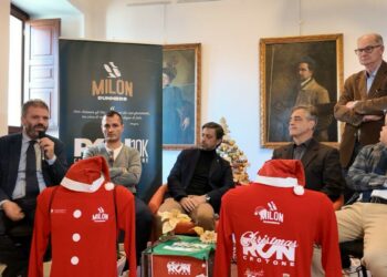 Presentata la Christmas Run Crotone 2025: sport, Natale e solidarietà al centro della città