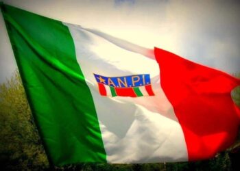 Contro la violenza di genere: il confronto al CSV di Crotone e la responsabilità culturale tra scuola e democrazia