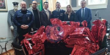 Solidarietà in carcere a Crotone: donati giocattoli ai figli dei detenuti dall’Ordine Cavalleresco