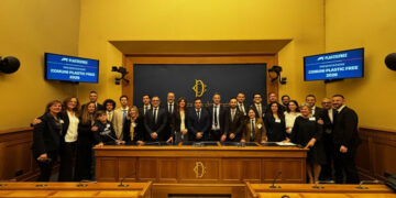 Calabria virtuosa contro la plastica: sette Comuni premiati con il riconoscimento Plastic Free 2026