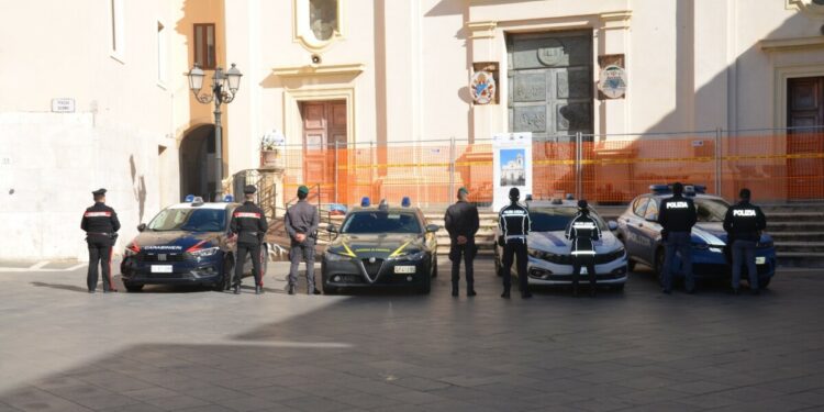 Controlli interforze nel centro storico: affitti in nero, irregolarità urbanistiche e verifiche su cittadini extracomunitari