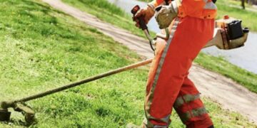 Cirò Marina, pulizia e taglio erba: interventi da lunedì 19 a sabato 24 gennaio con divieto di sosta