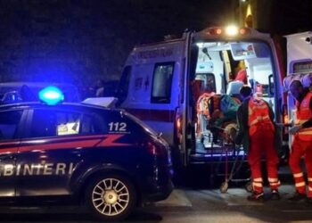 Tragico incidente sulla Statale 106: scontro frontale tra due auto, una vittima e due feriti