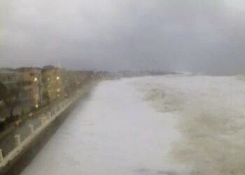 Cirò Marina, lungomare chiuso per mare agitato: ecco il tratto interessato