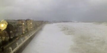 Cirò Marina, lungomare chiuso per mare agitato: ecco il tratto interessato