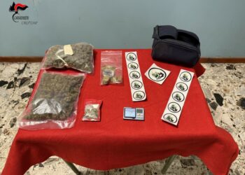 Roccabernarda, droga nascosta sotto il sedile: in manette un 22enne