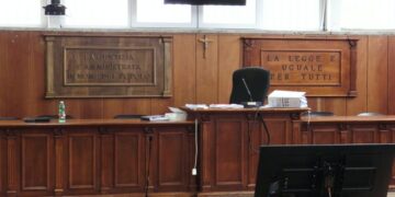 Processo Cutro, giornalisti del Crotonese contro lo stop alle riprese in aula: “Così si limita il diritto di cronaca”