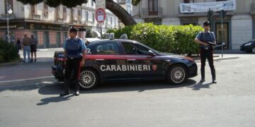 Crotone, sequestrato oltre un chilo di cocaina durante un controllo stradale: arrestati due uomini