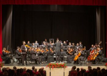 Crotone inaugura il 2026 con la grande musica: sold out al Teatro Scaramuzza per il Primo Concerto di Capodanno
