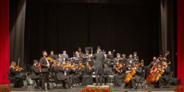 Crotone inaugura il 2026 con la grande musica: sold out al Teatro Scaramuzza per il Primo Concerto di Capodanno