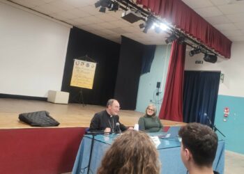 Al Liceo Classico “D. Borrelli” di Santa Severina la lectio di Mons. Parisi: da Prometeo e Antigone alle sfide del futuro