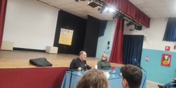 Al Liceo Classico “D. Borrelli” di Santa Severina la lectio di Mons. Parisi: da Prometeo e Antigone alle sfide del futuro