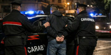 Crotone, viola il divieto di avvicinamento: 46enne arrestato in flagranza dai Carabinieri