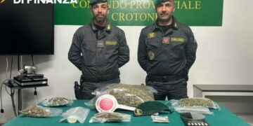 GdiF Crotone: blitz antidroga: arrestato un trentacinquenne a Isola di Capo Rizzuto con oltre 1 chilo di marijuana