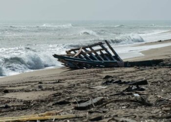 A tre anni dalla tragedia di Cutro, l’appello: “Prima le persone, serve una svolta nelle politiche migratorie”