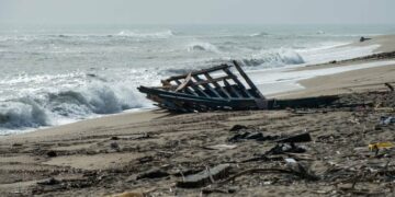 A tre anni dalla tragedia di Cutro, l’appello: “Prima le persone, serve una svolta nelle politiche migratorie”