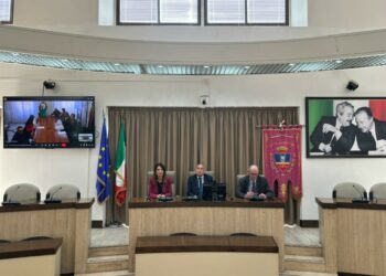 Crotone e Livorno unite dalla memoria: al via il gemellaggio simbolico tra il Giardino di Ali e il Giardino di Sara