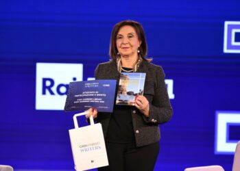Orsola Siciliani a Casa Sanremo Writers: la Calabria protagonista con “Ritorno a Psycrò”