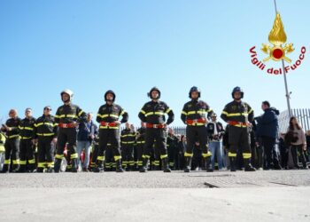 Crotone celebra gli 87 anni dei Vigili del Fuoco: quasi 6mila interventi nel 2025 e porte aperte alla cittadinanza
