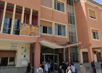 Controlli straordinari al Liceo “Gian Vincenzo Gravina” di Crotone dopo la segnalazione di amianto nell’area ex Mercati Generali