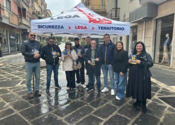 Crotone, grande partecipazione al gazebo per il referendum del SÌ: la Lega prepara le amministrative