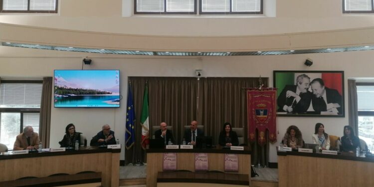 Crotone, studenti protagonisti al convegno sul Fiocchetto Lilla: focus sui disturbi alimentari e prevenzione