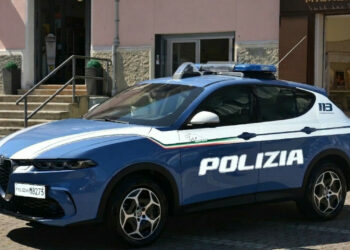 Crotone, maltrattamenti in famiglia: divieto di avvicinamento e braccialetto elettronico per un uomo