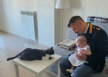 Crotone, la Polizia di Stato celebra i papà in divisa: esempio di dedizione tra servizio e famiglia