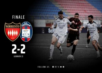 Calcio, Serie C, 33a giornata: Sorrento vs Crotone 2-2