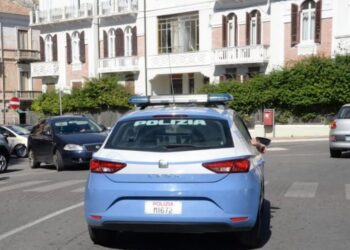 Crotone, due arresti della Polizia di Stato: in carcere un condannato per mafia e uno per maltrattamenti in famiglia