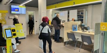 Pensioni di marzo in pagamento dal 2: ritiro nei 40 uffici postali e agli ATM Postamat della provincia di Crotone