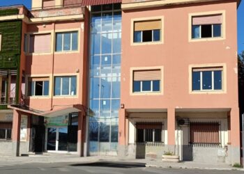 Ex Mercati Generali, incontro in Comune con genitori e studenti del Gravina: analisi Arpacal in corso e bonifica garantita