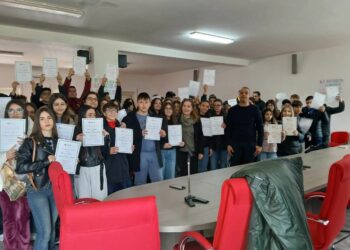 Strongoli, attestati FAI agli studenti del “Biagio Miraglia”: giovani ambasciatori della bellezza